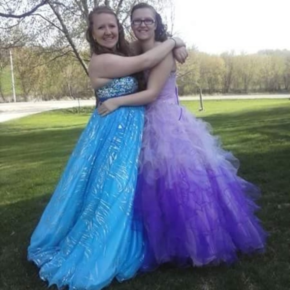 Dress - Picture 4 of 4